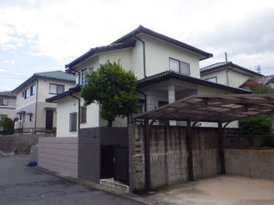 S様ご邸宅／2018年10月竣工 外壁：ナノコンポジットW／屋根：ヤネフレッシュSi／塀：ナノコンポジットW 竣工1