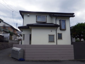 S様ご邸宅／2018年10月竣工 外壁：ナノコンポジットW／屋根：ヤネフレッシュSi／塀：ナノコンポジットW 竣工3