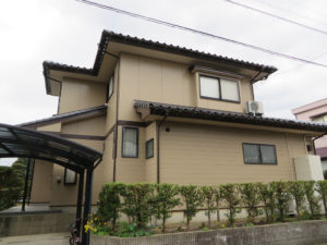 A様ご邸宅／2019年11月竣工 外壁：プレミアムシリコン／屋根：補修／雨樋：取り替え