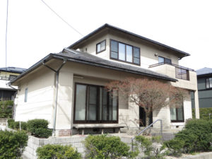 W様ご邸宅／2019年6月竣工 外壁：ナノコンポジットW／屋根：クールタイトSi／物置屋根：ポリカ張り替え