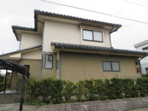 A様ご邸宅／2019年11月竣工 外壁：プレミアムシリコン／屋根：補修／雨樋：取り替え
