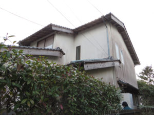 K様ご邸宅／2019年4月竣工 外壁：ナノコンポジットW／木部：キシラデコール／雨樋取替