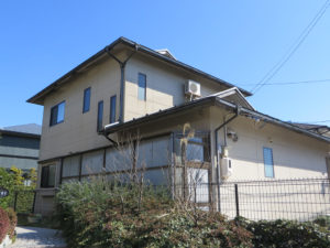 W様ご邸宅／2019年6月竣工 外壁：ナノコンポジットW／屋根：クールタイトSi／物置屋根：ポリカ張り替え
