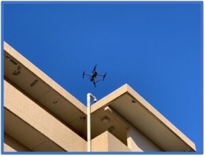 ドローンによる外壁調査の様子
